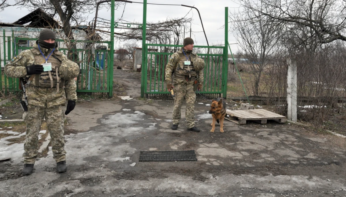 Na łamach "New York Timesa" Micheal Schwirtz pisze z Równego na Ukrainie o procesie Rosjanina, który - jak twierdzi - zabił Ukraińca na zlecenie rosyjskich służb. Wyłania się obraz zlecania przez Moskwę zabójstw Ukraińców, którzy w 2008 roku pomagali Gruzinom w wojnie z Rosją.
