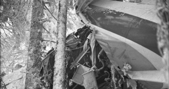 50. rocznica katastrofy samolotu pasażerskiego An-24, który rozbił się w paśmie Policy w Beskidach, mija 2 kwietnia. Zginęły wszystkie 53 osoby będące na pokładzie maszyny. Była to jedna z największych katastrof w historii polskiego lotnictwa.