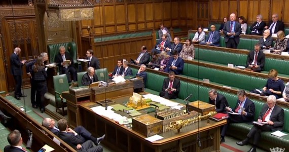 Brytyjska Izba Gmin odrzuciła w poniedziałek wieczorem cztery alternatywne plany wyjścia Wielkiej Brytanii z Unii Europejskiej. Żadna z przedstawionych propozycji nie uzyskała większości głosów.