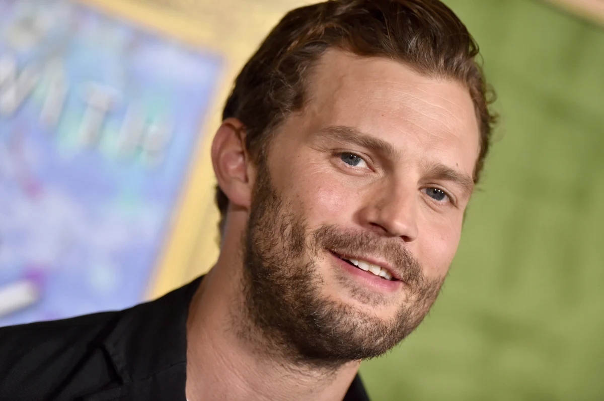 Jamie Dornan po raz trzeci został tatą. Wraz z żoną Amelią Warner powitał na świecie córkę. 