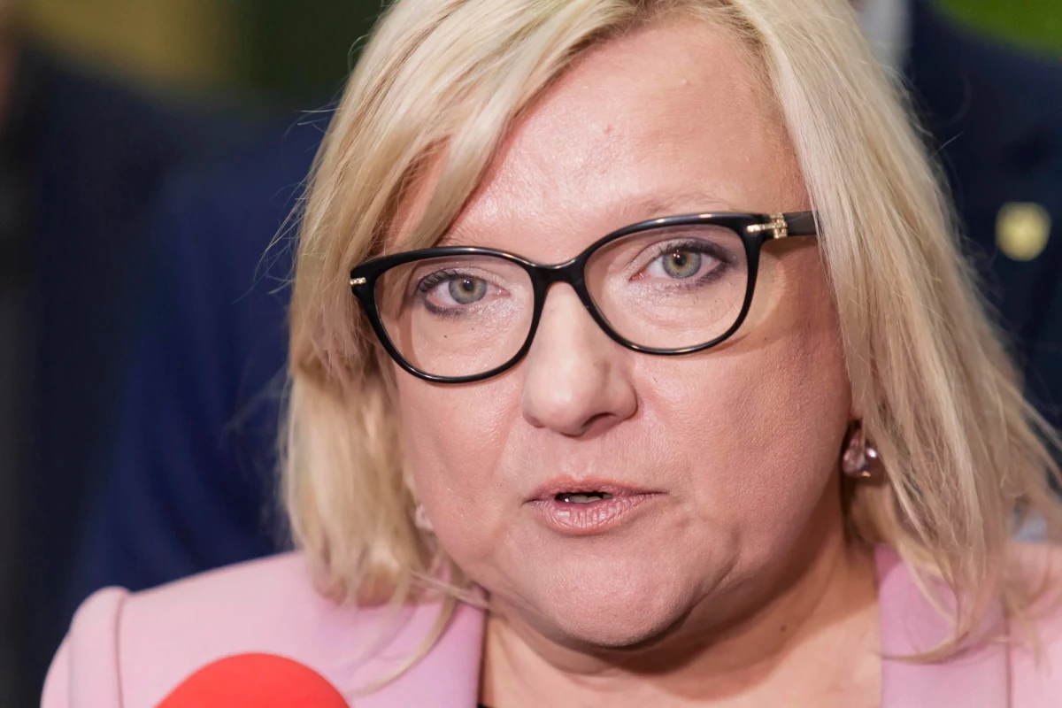 Minister ds. pomocy humanitarnej Beata Kempa powiedziała, że w sprawie migracji obecny rząd Włoch doszedł do tego samego wniosku, co Polska wcześniej. Jak zauważyła, "często w Europie jesteśmy posądzani o to, że nie mamy serca, że nie chcemy przyjmować uchodźców, że nie chcemy godzić się na przymusową relokację".