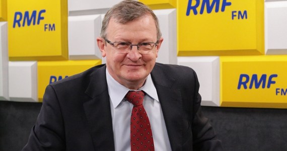 "Myślę, że emeryci mają nadzieję, że będzie to powtórzone w przyszłości, ale gwarancji nikt nie daje" - tak w Porannej rozmowie w RMF FM Tadeusz Cymański mówił o trzynastej emeryturze. "Są szanse i możliwości, by kontynuować to w przyszłości. Mamy takie założenia" - deklarował gość Roberta Mazurka. "Jest obietnica, że będzie co roku" - dodał poseł PiS. "Udowodniliśmy, że jesteśmy wiarygodni i jeżeli coś obiecujemy, to tego dotrzymujemy" - skwitował Cymański. I dodał, że trzynasta emerytura będzie co roku, jeżeli PiS będzie miał wpływ na tę decyzję. Robert Mazurek pytał swojego gościa, czy trzynastą emeryturę dostaną też esbecy. "Założenie jest takie, że nie ma tu żadnych wyłączeń, nie ma tu kryterium dochodowego, może się znajdzie" - stwierdził poseł.