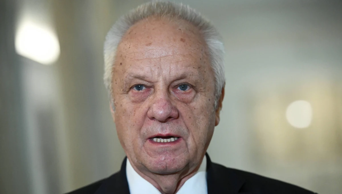 Stefan Niesiołowski w piątek ma usłyszeć zarzuty - dowiedział się nieoficjalnie reporter RMF FM. Na ten dzień został on wezwany do łódzkiej prokuratury, prowadzącej śledztwo w sprawie seksafery z udziałem parlamentarzysty.