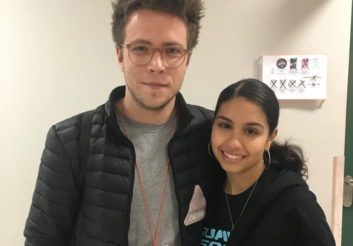 Jest młoda, piekielnie zdolna i bardzo pewna siebie. Zachwyciła świat bardzo osobistym, drugim albumem "The Pains of Growing". Przed występem w krakowskiej Tauron Arenie, w szczerej rozmowie z Mateuszem Opyrchałem, opowiedziała o trudnościach związanych z dorosłym życiem, karierze i swoich planach na przyszłość. 