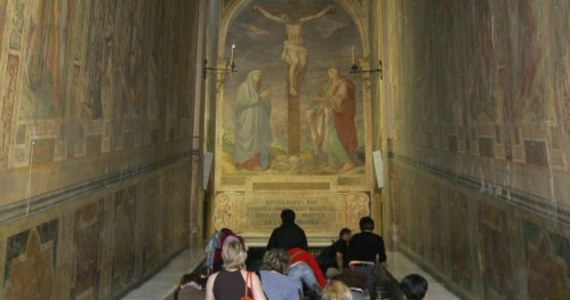 Po raz pierwszy od 300 lat w Rzymie - przez dwa miesiące - będzie można oglądać słynne Święte Schody w oryginalnym stanie, bez drewnianej obudowy ochronnej. Schody, po których według tradycji Jezus szedł na sąd, zostaną udostępnione po konserwacji 11 kwietnia.