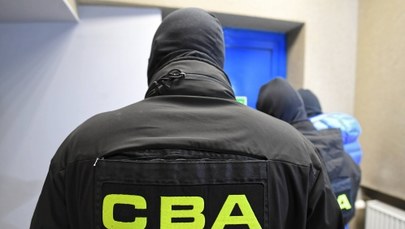 Dyrektor i sekretarka warszawskiej szkoły zatrzymani przez CBA