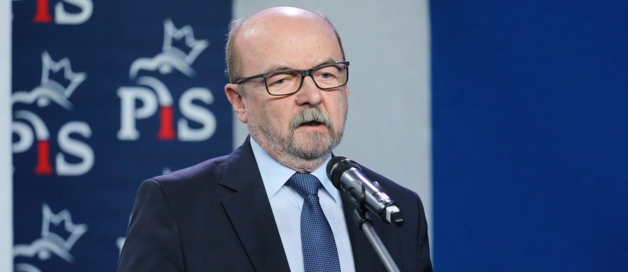 "W Polsce cały czas opozycja śpiewa tę swoją kłamliwą arię o polexicie, a tu widać jak na dłoni, że Unia Europejska potrzebuje reformy" – mówił w małopolskich Liszkach Ryszard Legutko – europoseł Prawa i Sprawiedliwości i kandydat tej partii w wyborach do Parlamentu Europejskiego. Legutko na spotkaniu w Gminnym Ośrodku Kultury. Dodał, że opozycja wprowadza "nastawienie unijnej pobożności", co znaczy, że nie można powiedzieć niczego krytycznego o UE, bo od razu pojawia się zarzut polexitu. "To swoistego rodzaju psychologiczny i moralny szantaż" – ocenił.
