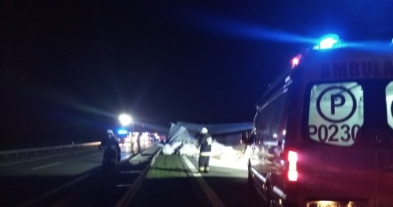 Po wypadku, do którego doszło w sobotę wieczorem na 116 km trasy w okolicy Wąsowa (Wielkopolskie), częściowo odblokowana została autostrada A2 Świecko - Poznań między węzłami Nowy Tomyśl i Buk w kierunku Warszawy. W wypadku zginęła jedna osoba.