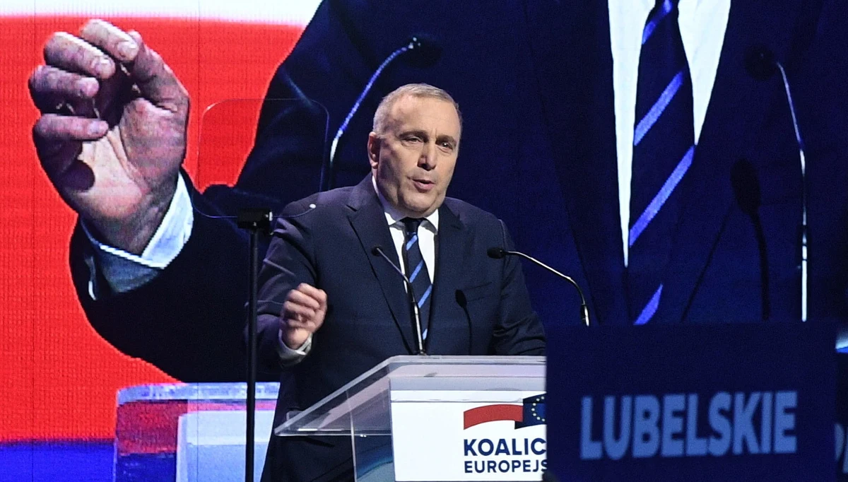 Jak słyszę, że Donald Tusk miał charyzmę, a ja nie mam, to przypominam sobie tych, którzy mówili, że opozycja nigdy się nie zjednoczy, a Platforma Obywatelska jest skończona - mówi lider PO Grzegorz Schetyna w wywiadzie dla "Newsweeka". 