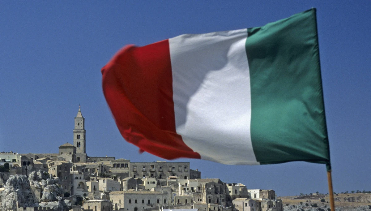 Prawnuk faszystowskiego przywódcy Włoch Benito Mussoliniego, Caio Giulio Cesare Mussolini, kandyduje do Parlamentu Europejskiego. 50-latek startuje z listy prawicowej partii Bracia Włoch, której liderką jest Giorgia Meloni.