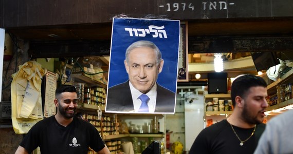 We wtorek Izraelczycy wybiorą Kneset, czyli 120 osobowy parlament. Te przedterminowe wybory poprzedzała emocjonalna kampania, która często sięgała poza sam Izrael. Obok politycznych przepychanek pojawiły się silne wątki polskie - w tym oskarżenia o antysemityzm - które wywołały prawdziwą dyplomatyczną burzę.