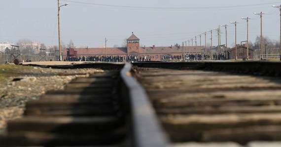 ​Polska chce, aby przedstawiciel Kremla wziął udział w obchodach 75. rocznicy wyzwolenia Auschwitz. To może pomóc w zorganizowaniu w Smoleńsku 10. rocznicy obchodów katastrofy - informuje "Rzeczpospolita".