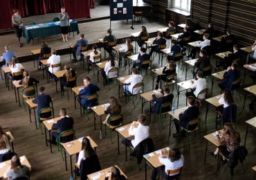 Za nami pierwszy dzień egzaminów gimnazjalnych. Nie obyło się bez problemów [ZAPIS RELACJI]