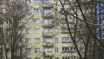 "Rzeczpospolita": Kraty na klatce schodowej utrudniają ewakuację