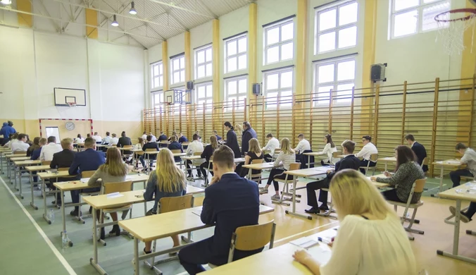 Trzeci dzień egzaminu gimnazjalnego i piąty dzień strajku nauczycieli
