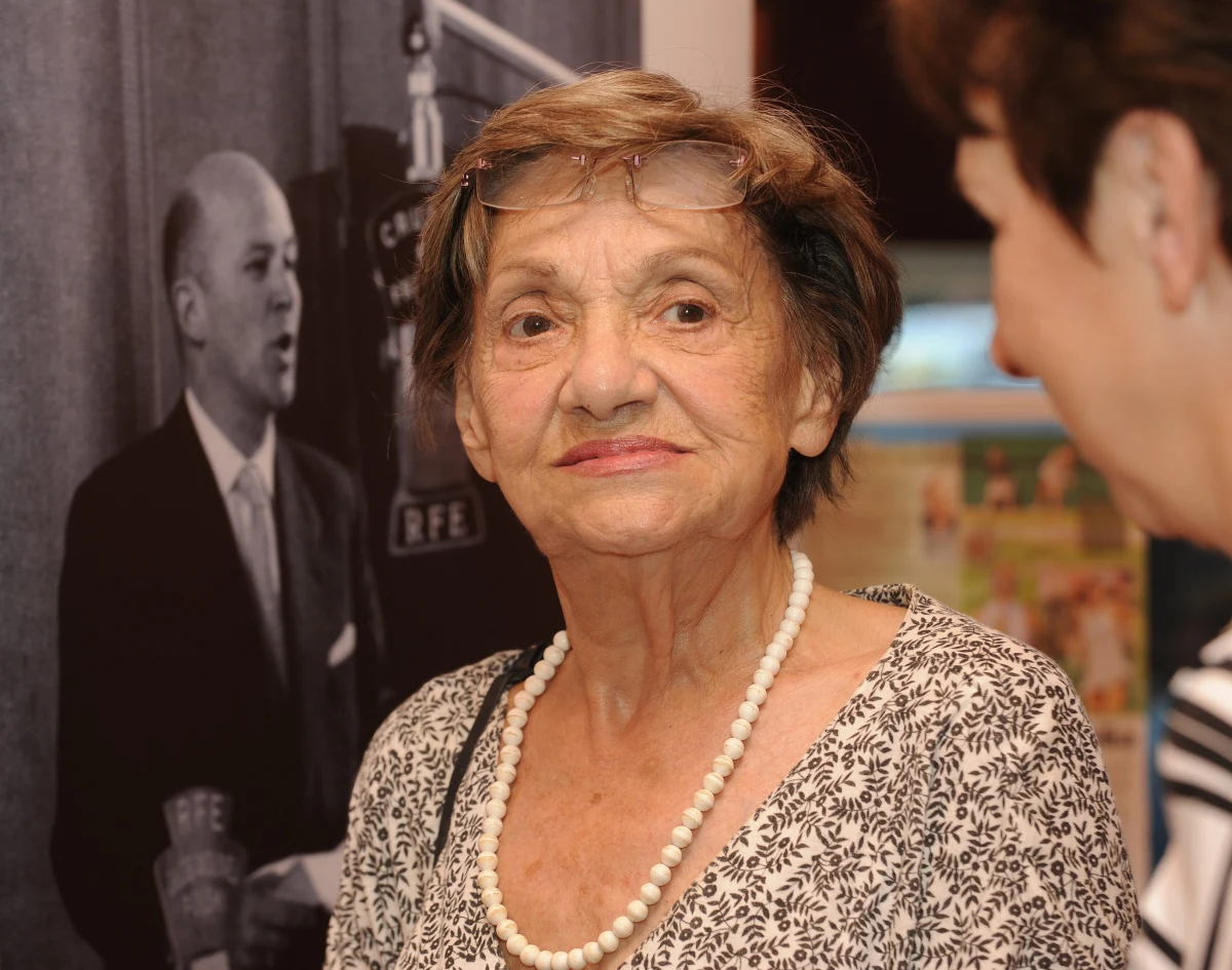 "Irena Dziedzic zmarła ponad pięć miesięcy temu, a jej odejście wciąż budzi wiele wątpliwości. Jedna z nich została właśnie rozwiana. Jak udało nam się dowiedzieć, gwiazda PRL-owskiej telewizji nie została otruta" - donosi "Super Express".