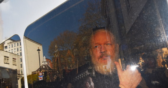 Brytyjka premier Theresa May i lider opozycji Jeremy Corbyn znowu podzieleni Tym razem nie z powodu brexitu, a dalszych losów założyciela portalu WikiLeaks, Juliana Assange'a. Został on aresztowany w ambasadzie Ekwadoru w Londynie, gdzie ukrywał się od 7 lat. 