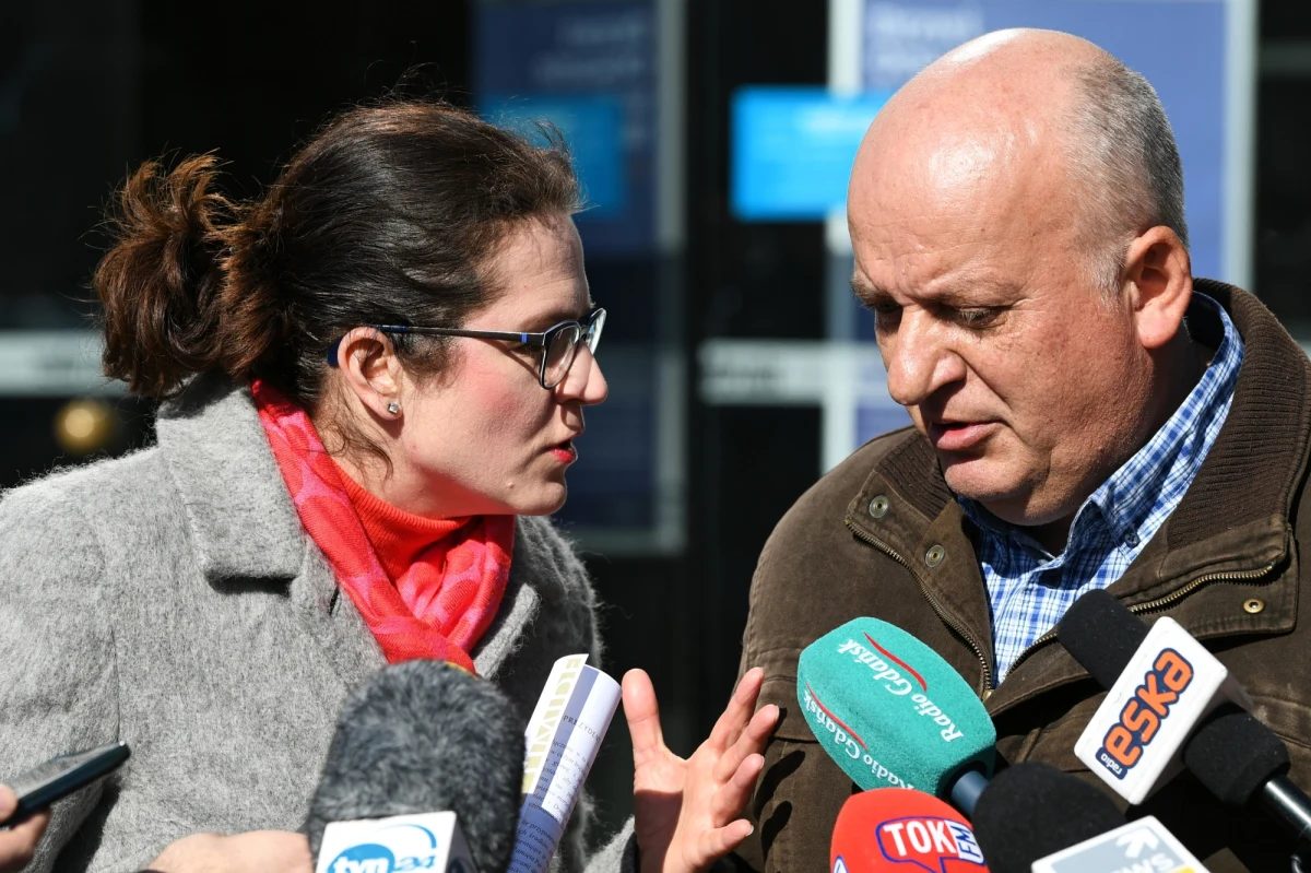 Gdańsk odwołał się do Ministra Spraw Wewnętrznych i Administracji od decyzji wojewody pomorskiego, dotyczącej cyklicznych uroczystości na Placu Solidarności, m.in. 4 czerwca. Wojewoda wydał ją po wniosku Karola Guzikiewicza z Solidarności Stoczni Gdańskiej.