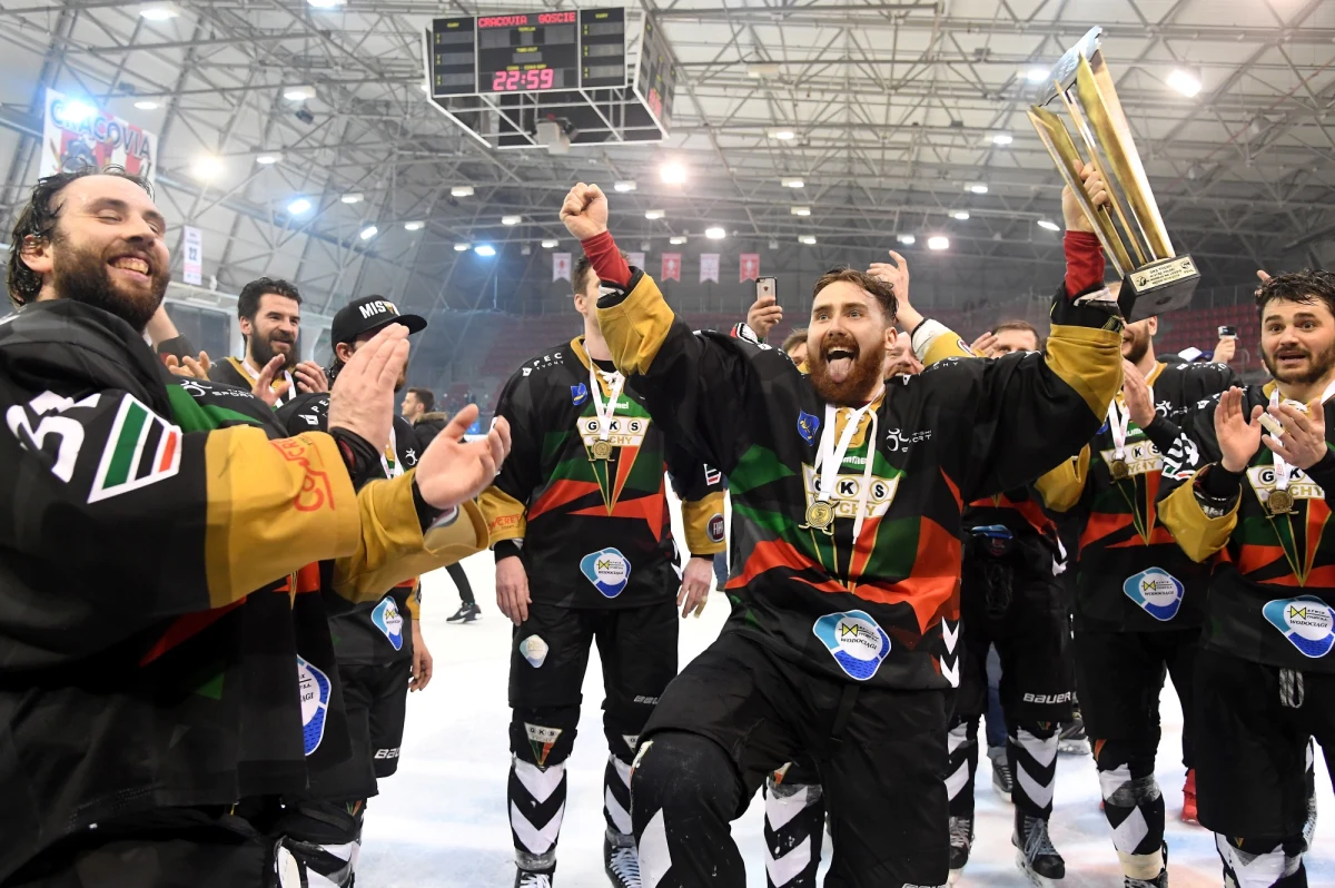 Hokeiści GKS Tychy obronili tytuł mistrza Polski. Podopieczni Andrieja Gusowa w szóstym meczu finałowym pokonali na krakowskim lodowisku Cracovię 2:1 i serię do czterech zwycięstw wygrali 4-2. To ich czwarty w historii triumf w rozgrywkach ekstraklasy.