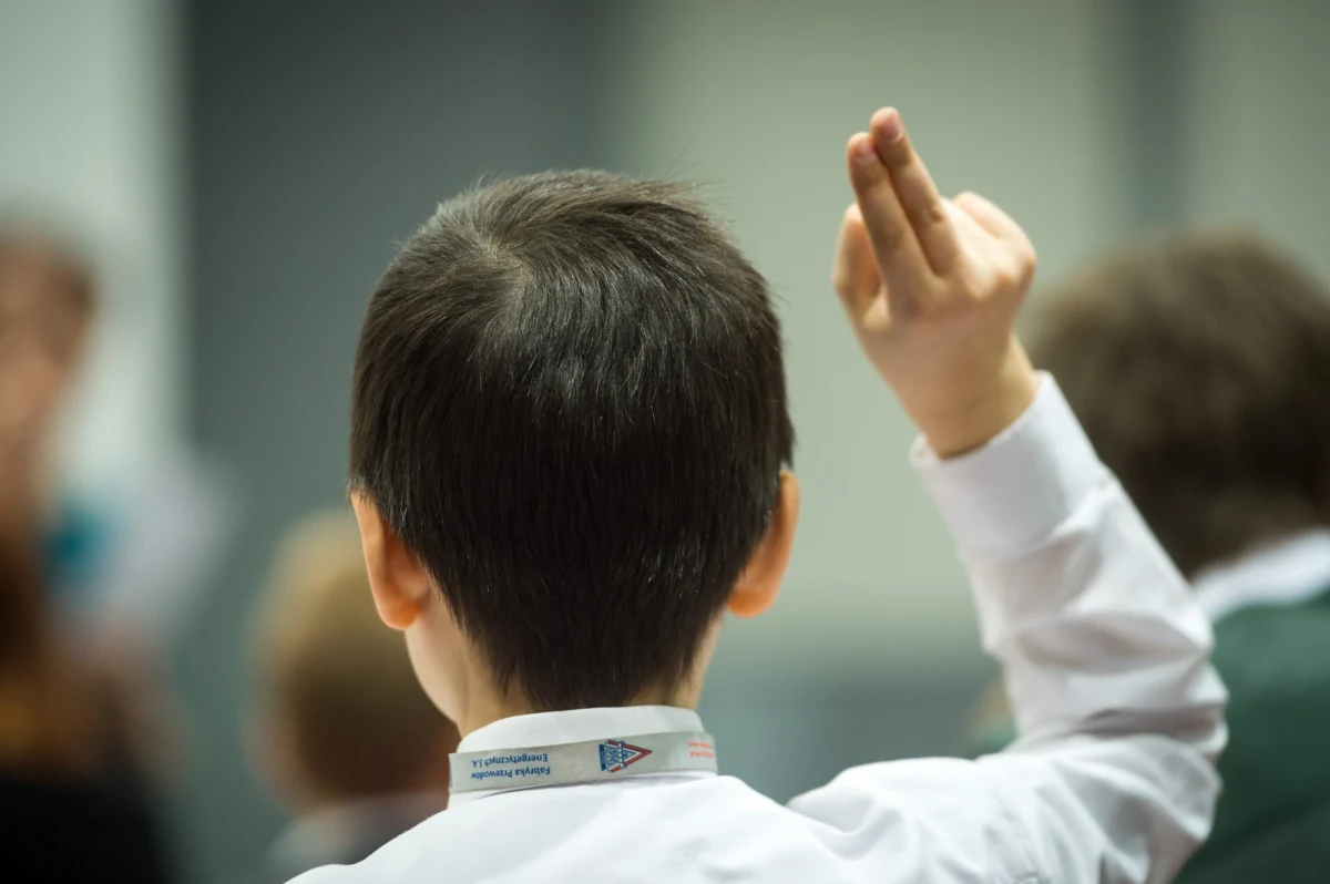 "Nie mamy informacji, aby gdziekolwiek w Polsce w czasie egzaminu ósmoklasisty miało dojść do problemów" - zapewnia w rozmowie z RMF FM dyrektor Centralnej Komisji Egzaminacyjnej Marcin Smolik. Jutro o 9:00 ponad 377 tysięcy uczniów VIII klas szkół podstawowych powinno napisać test z języka polskiego.