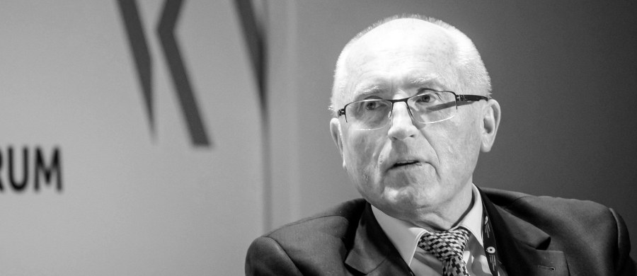 W wieku 69 lat zmarł rektor Politechniki Gdańskiej prof. Jacek Namieśnik. Specjalizował się w chemii analitycznej i chemii środowiska. Przyczyną śmierci były prawdopodobnie problemy z sercem.