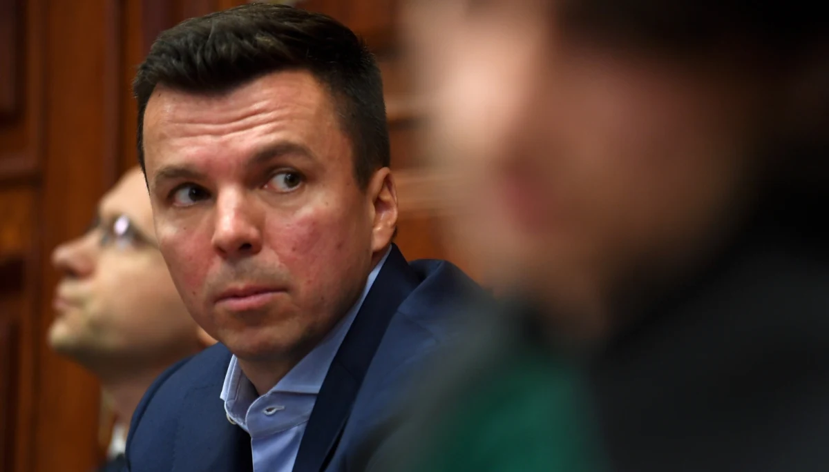 ​Nie będzie ułaskawienia Marka Falenty. Jak dowiedział się reporter RMF FM, sąd który skazał biznesmena na 2,5 roku więzienia za udział w aferze podsłuchowej, bez rozpoznania pozostawił prośbę o łaskę dla Falenty.