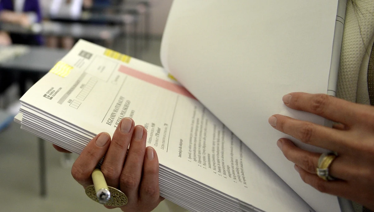 Jeżeli chodzi o matury, wszystkie terminy są podtrzymane. Matura przebiegnie, mam nadzieję bez zakłóceń - poinformowała szefowa resortu edukacji Anna Zalewska. Mniej optymistycznie nastawiony jest jednak szef Związku Nauczycielstwa Polskiego Sławomir Broniarz.