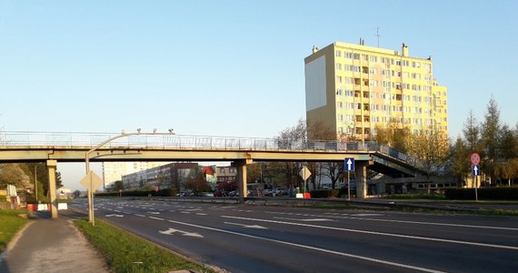 Do odwołania zamknięta będzie droga krajowa nr 3 w Lubinie między Nową Solą a Legnicą na Dolnym Śląsku. Nad ranem zawaliła się tam część kładki dla pieszych. 
