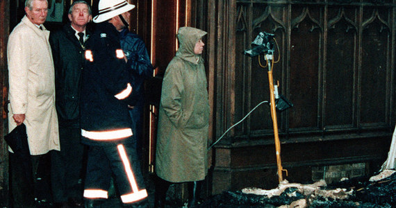 Brytyjska królowa Elżbieta II oraz następca tronu książę Karol wyrazili solidarność z Francją po pożarze katedry Notre Dame w Paryżu. Doświadczenie z renowacji królewskiego zamku w Windsorze po pożarze z 1992 r. może być pomocne przy odbudowie świątyni.