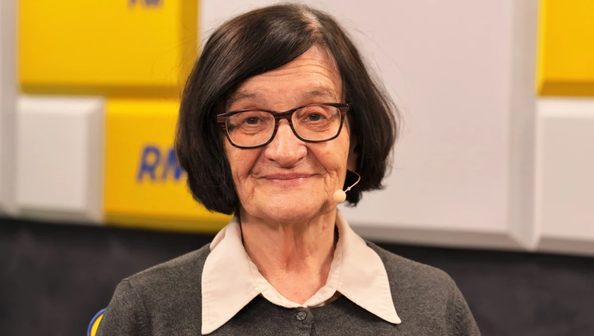 "Myślę, że byłoby to dla mnie bardzo trudne, bo to jest kwestia wewnętrznej decyzji. Ja rozumiem zdenerwowanie i napięcie młodzieży. Sądzę, że tutaj, gdyby władze nie ustąpiły - powinno być porozumienie z wyższymi uczelniami, to znaczy przesunięcie przyjmowania na uczelnie. Matura wiąże się z dalszą przyszłością młodych ludzi. Tutaj trzeba by zwrócić się do rektorów uczelni o uwzględnienie tej sytuacji, że wydanie świadectw, matura, będzie w jakimś sensie opóźniona. Myślę, że trzeba by pertraktować nad przesunięciem tego terminu, natomiast nie ustępować - jak już się zaczęło strajkować, to nie można go nagle zawieszać” - powiedziała w Popołudniowej rozmowie w RMF FM dr Krystyna Starczewska, pedagog i prezeska Krajowego Forum Oświaty Publicznej.