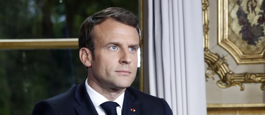 Prezydent Francji Emmanuel Macron zapowiedział we wtorek w transmitowanym na żywo orędziu do narodu, że zniszczona w wyniku pożaru paryska katedra Notre Dame zostanie odbudowana w ciągu pięciu lat. Podziękował strażakom i osobom oferującym wsparcie w odbudowie.