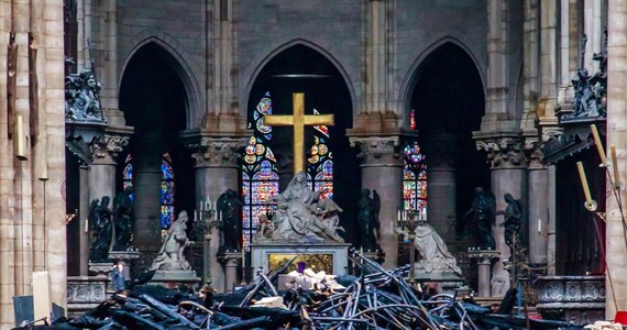 Ponad 50 funkcjonariuszy paryskiej brygady kryminalnej będzie dziś przesłuchiwać kolejne osoby pracujące podczas remontu Notre Dame, kiedy w katedrze wybuchł pożar. Od poniedziałku przesłuchano ponad 30 osób – informuje paryski korespondent RMF FM Marek Gładysz. 