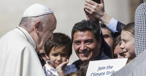 Papież Franciszek spotkał się w środę w Watykanie z 16-letnią szwedzką aktywistką Gretą Thunberg, inicjatorką strajków szkolnych w obronie klimatu. Do krótkiego spotkania doszło na zakończenie papieskiej audiencji generalnej.