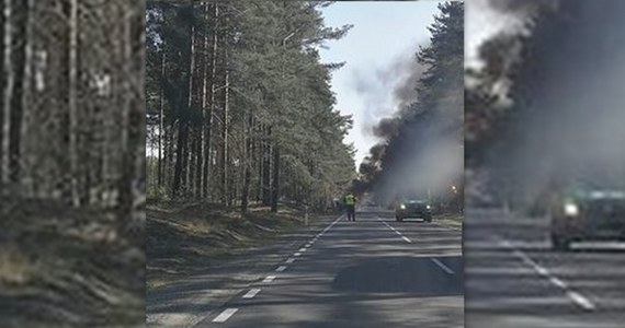 Trzy osoby zostały ranne w wyniku pożaru pojazdu amerykańskiej armii. Ciężarówka zapaliła się na lokalnej drodze na Dolnym Śląsku.