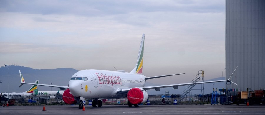 Próbne loty samolotów 737 MAX ze zmodyfikowanym oprogramowaniem zostały zakończone - poinformował dyrektor wykonawczy koncernu Boeing Dennis Muilenburg.  Wady tego systemu były najprawdopodobniej przyczyną dwóch tragicznych katastrof samolotów 737 MAX w Indonezji i Etiopii.