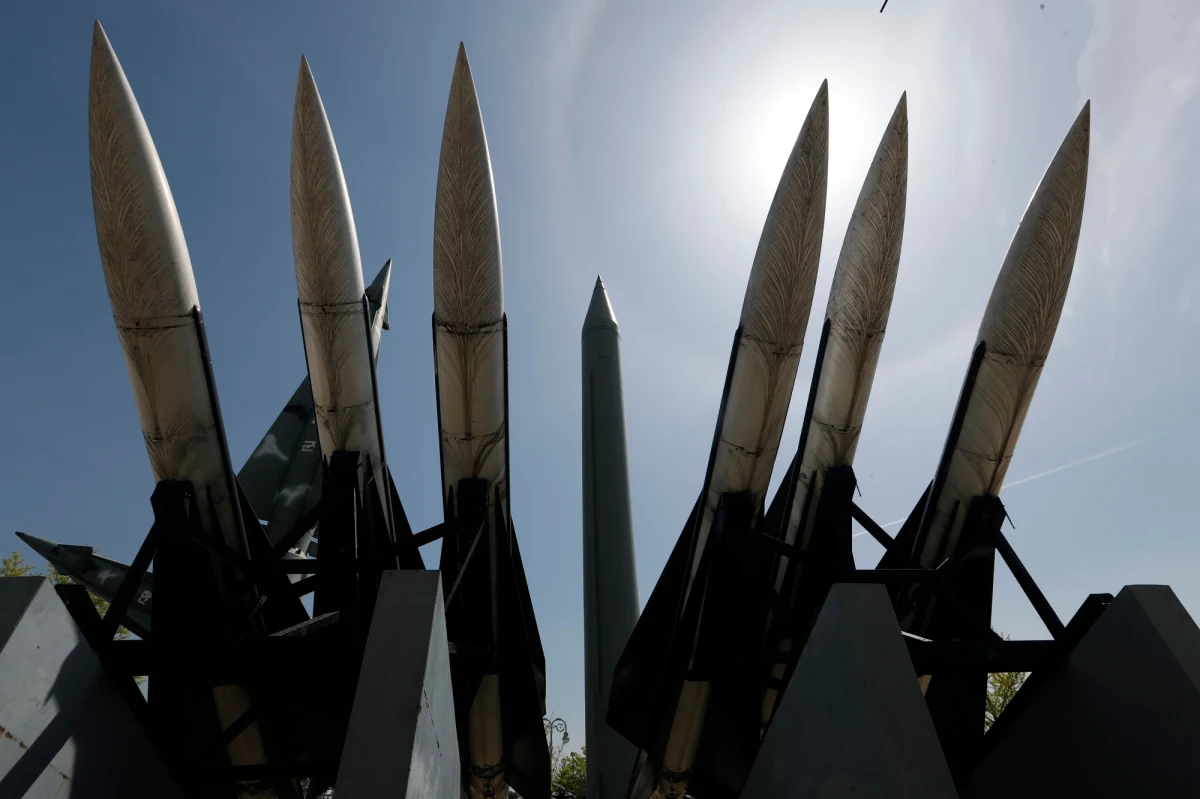 Korea Płn wypróbowała w środę nowy typ taktycznej broni kierowanej. Test obserwował Kim Dzong Un - twierdzi agencja KCNA. "Rozwój tego systemu broni ma bardzo duże znaczenie dla zwiększenia siły bojowej Ludowej Armii" - miał powiedzieć przywódca Korei Północnej. 