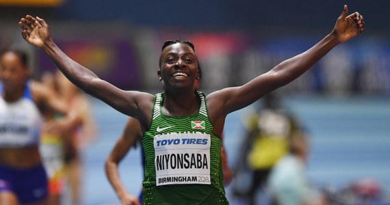 Zmuszanie niektórych kobiet-sportowców do farmakologicznego obniżania naturalnego poziomu testosteronu jest dyskryminacją - powiedziała srebrna medalistka igrzysk olimpijskich w Rio de Janeiro w 2016 roku w biegu na 800 m reprezentantka Burundii Francine Niyonsaba.