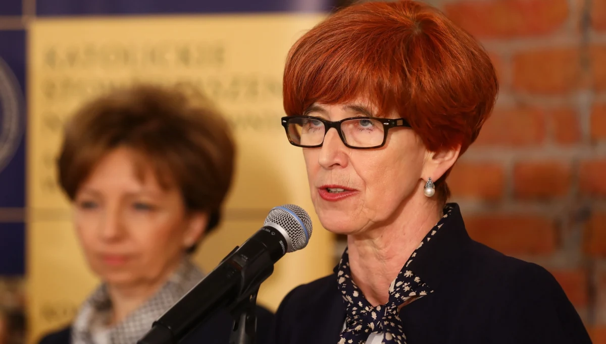 ​"Tak pracowników traktować nie wolno" - mówi minister rodziny, pracy i polityki społecznej Elżbieta Rafalska, komentując reportaż o skandalicznych warunkach pracy w firmie Sante. Szefowa resortu zapowiedziała, że zwróci się z wnioskiem o kontrolę.