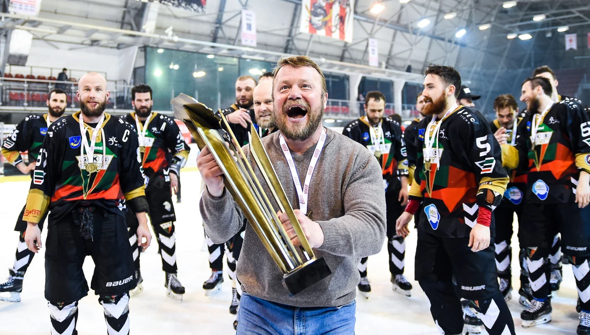 Zakończył się kolejny sezon Polskiej Hokej Ligi. Po raz kolejny najlepszy okazał się klub GKS Tychy, który zdobył czwarte w historii mistrzostwo. Andriej Gusow, szkoleniowiec tyszan, przyznaje jednak, że w czasie play-offów było kilka trudnych momentów, w których sam wątpił w sukces. 