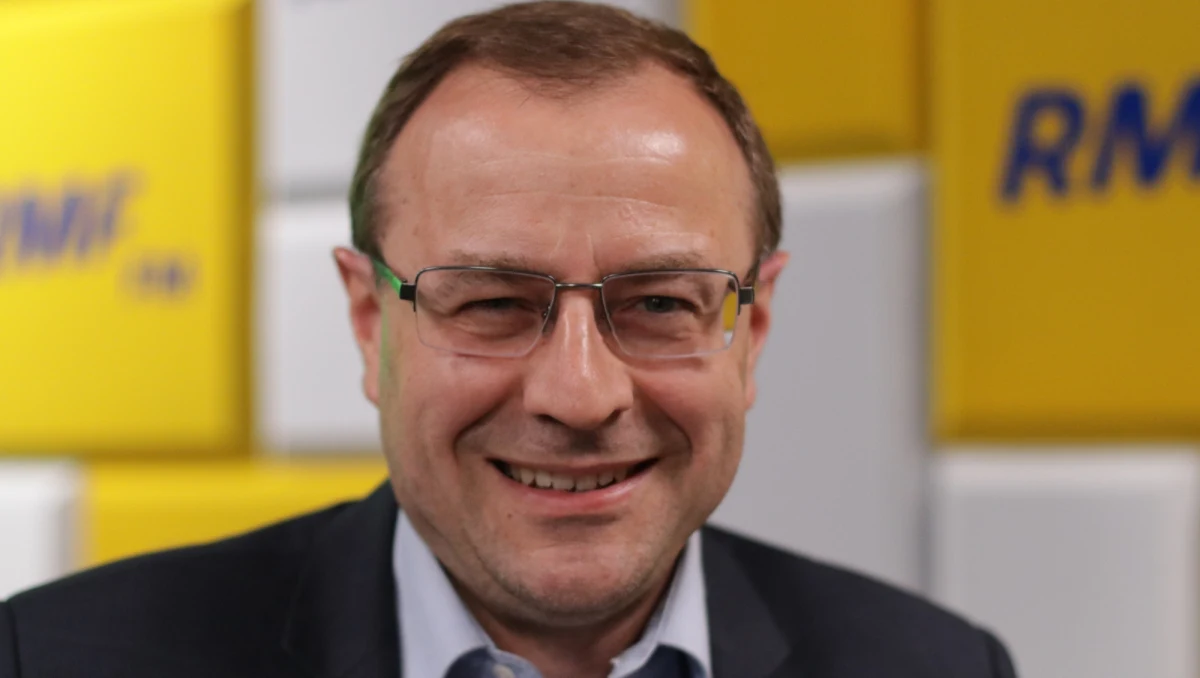 "Sygnał jest jasny - strajk nauczycieli trzeba przeczekać i taka jest dyrektywa prezesa, a prezes nie będzie o tym mówił, bo prezes prowadzi kampanię wyborczą. Sondaże na razie nie karzą PiS-u za ten strajk - to prezes uważa za dobrą monetę - niech się tym strajkiem zajmują inni" - mówi w Popołudniowej rozmowie w RMF FM prof. Antoni Dudek, politolog z Uniwersytetu Kardynała Stefana Wyszyńskiego w Warszawie. "Ja mam wrażenie, że ten strajk zaczyna słabnąć, ale decydujące będą dni po świętach. Ja chcę powiedzieć jasno: ja bym na miejscu prezesa Kaczyńskiego tak spokojnie nie spał, bo wyobraźmy sobie nawet, że jego marzenie się spełni i strajk zacznie się po świętach załamywać, ale zostanie te 20 procent zdeterminowanych nauczycieli, którzy doprowadzą do tego, że w co piątej polskiej szkole nie będzie matury" - mówi gość Marcina Zaborskiego.