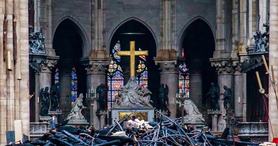Afera we Francji: jak ujawniły tamtejsze media, już trzy lata temu specjaliści donosili o dużym ryzyku pożaru na poddaszu katedry Notre Dame. Alarmowali, że w razie zaprószenia ognia uratowanie dachu i iglicy słynnej świątyni byłoby niemożliwe. Raport w tej sprawie został jednak utajniony.