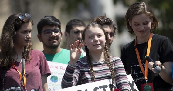 "Musimy przygotować się na długą walkę" - powiedziała w piątek w Rzymie 16-letnia szwedzka aktywistka Greta Thunberg, inicjatorka strajków szkolnych w obronie klimatu, podczas manifestacji z udziałem kilku tysięcy młodych Włochów. "My zmieniamy świat" - dodała.