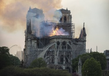 Francja: Śledztwo ws. oszustów zbierających datki na Notre Dame