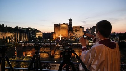 Droga Krzyżowa w rzymskim Koloseum