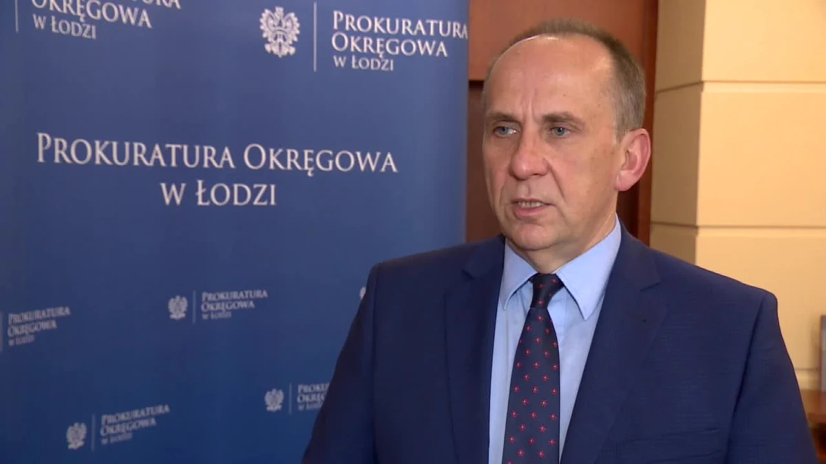 Chociaż policjanci mieli przy sobie dwie kamery, to ani jedna nie nagrała przebiegu kontrowersyjnej interwencji w centrum Łodzi. Do funkcjonariuszy w lutym tego roku zgłosiła się studentka, którą usiłował zgwałcić nieznajomego mężczyznę. Rzeczniczka lokalnej policji tłumaczyła, że interwencja nie nagrała się przez "pechowe" wyczerpanie się baterii. W obu urządzeniach naraz. Dystrybutor na polecenie prokuratury odczytał dane z obu urządzeń. Okazuje się, że wersja prokuratury różni się od tej przedstawianej przez mundurowych.