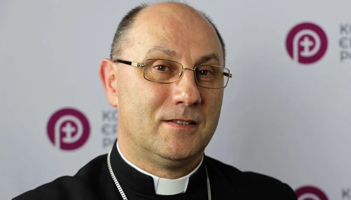 "Oby te święta wielkanocne przyniosły środowisku nauczycielskiemu dużo pokoju i pojednania - takiego wewnętrznego, które będzie powodowało, że walcząc w słusznej sprawie, upominając się o własne słuszne rzeczy, że nie zapomnimy także o tych, którzy są wśród nas i z którymi ten los przecież dzielimy" - mówił w internetowej części rozmowy Gość Krzysztofa Ziemca prymas Polski abp Wojciech Polak. 