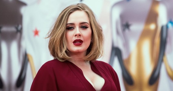 ​Popularna piosenkarka Adele i jej partner Simon Konecki ogłosili, że rozstali się po trzech latach małżeństwa.