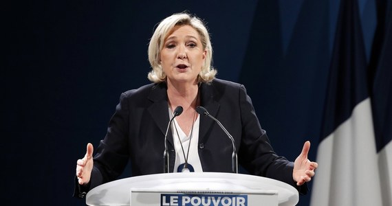 Liderka francuskiego Zjednoczenia Narodowego Marine Le Pen powiedziała dziennikowi "La Repubblica", że jej formacja wraz z innymi partiami, w tym z włoską Ligą, ma historyczną szansę, by zmienić UE. Przyznała, że wśród tzw. suwerenistów są podziały. 