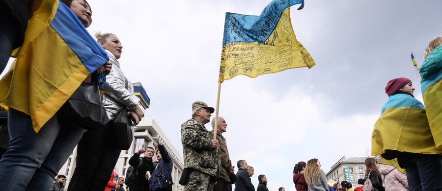Za naszą wschodnią granicą dziś cisza wyborcza. Jutro Ukraińcy będą głosować w drugiej turze wyborów prezydenckich. Wczoraj obaj kandydaci spotkali się na debacie na stadionie olimpijskim w Kijowie. 