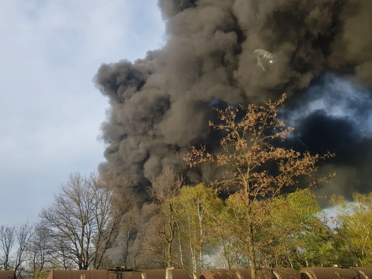 Gęste kłęby czarnego dymu widać było nad Kędzierzynem-Koźlem: na terenie tamtejszych zakładów chemicznych wybuchł pożar. Sygnał w tej sprawie, film i zdjęcia dostaliśmy od Słuchaczy na Gorącą Linię RMF FM.